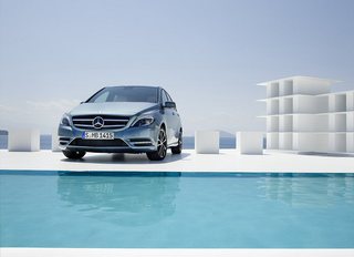 Künstlicher Pool, 
Mercedes Benz  B-Klasse 